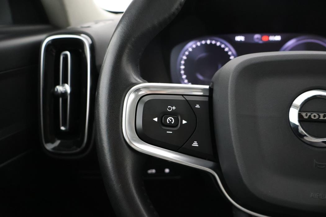 VOLVO XC40 2020