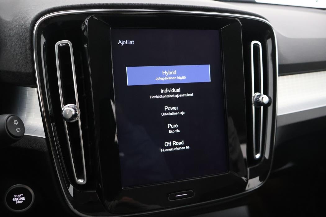 VOLVO XC40 2020