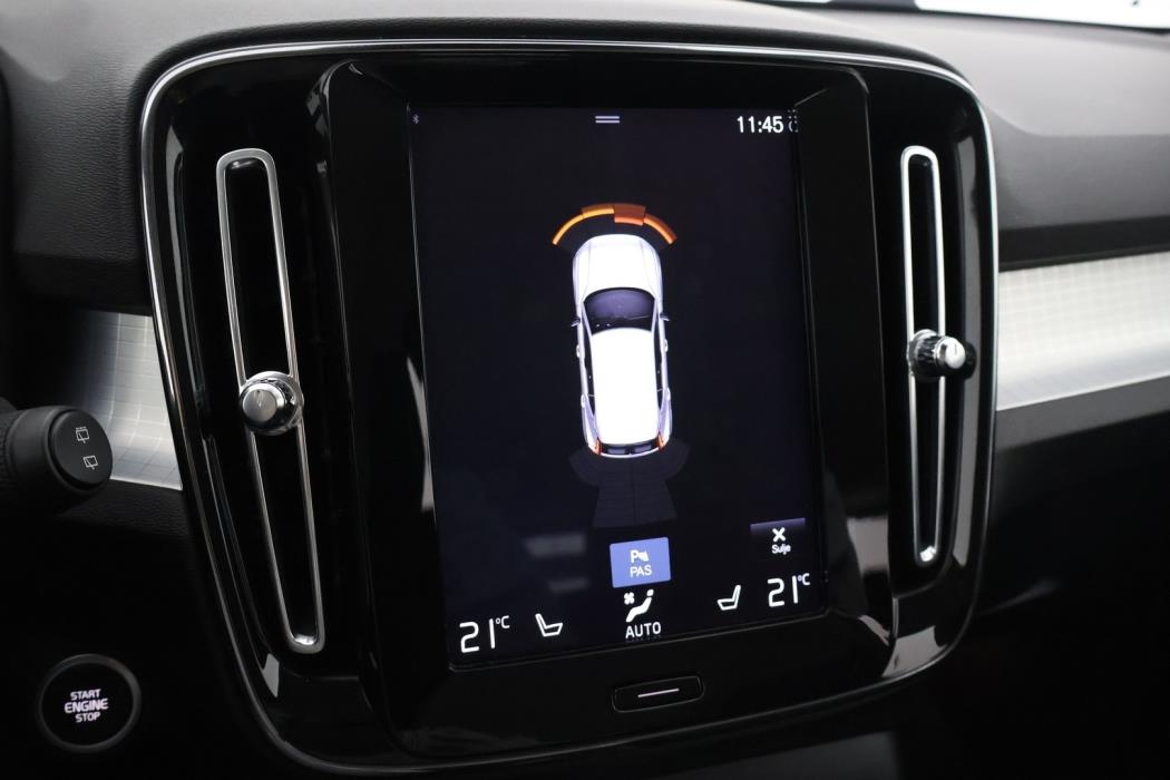 VOLVO XC40 2020
