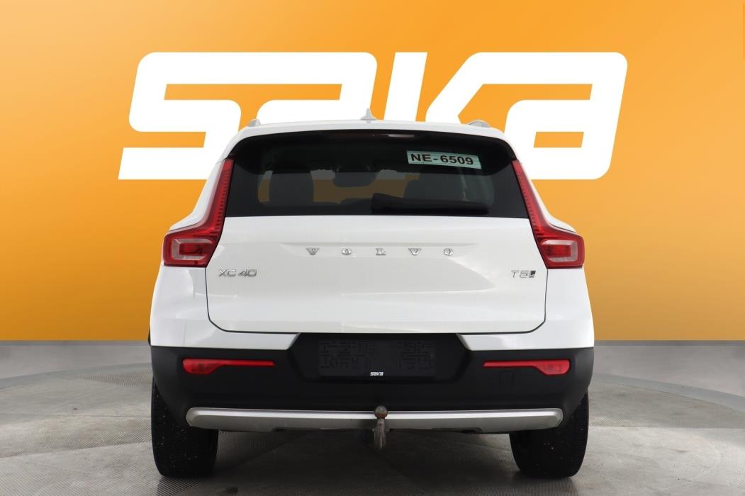 VOLVO XC40 2020
