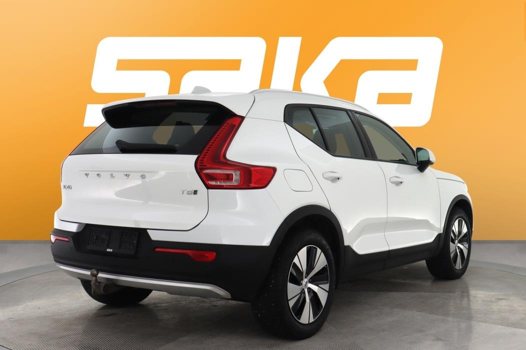 VOLVO XC40 2020
