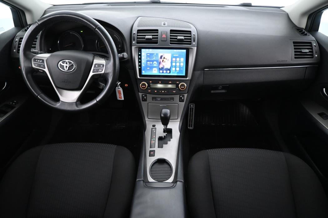 TOYOTA Avensis 2010