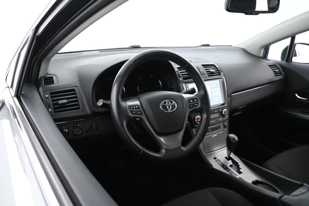 TOYOTA Avensis 2010