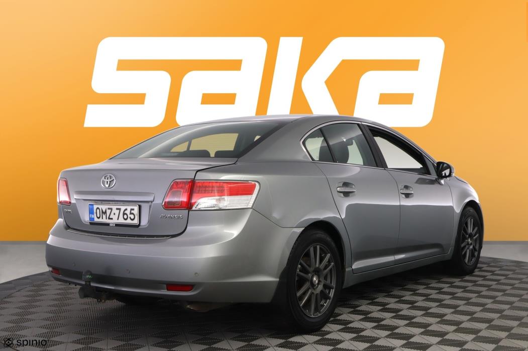TOYOTA Avensis 2010