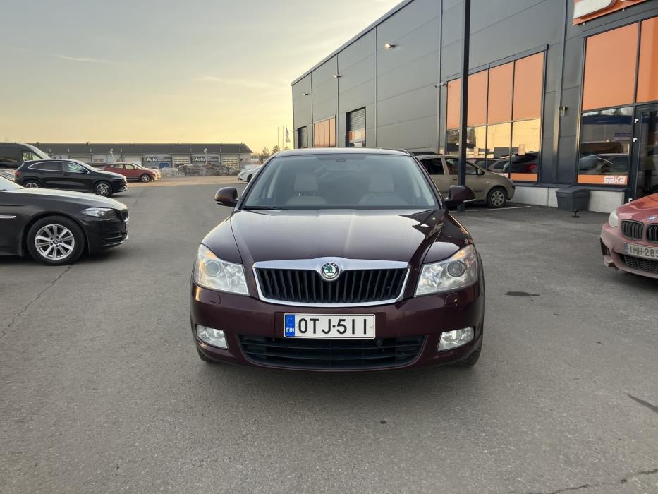 SKODA Octavia 2012