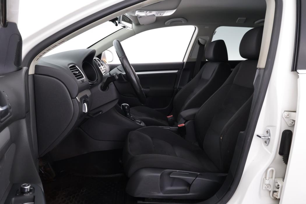 VOLKSWAGEN Golf 2013