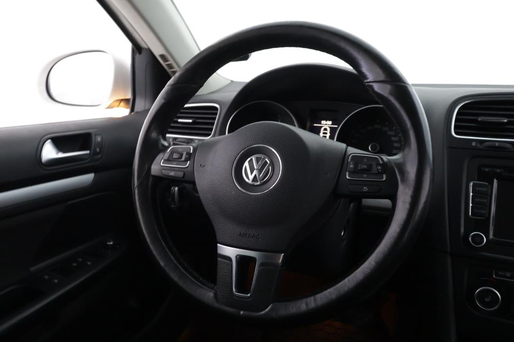 VOLKSWAGEN Golf 2013