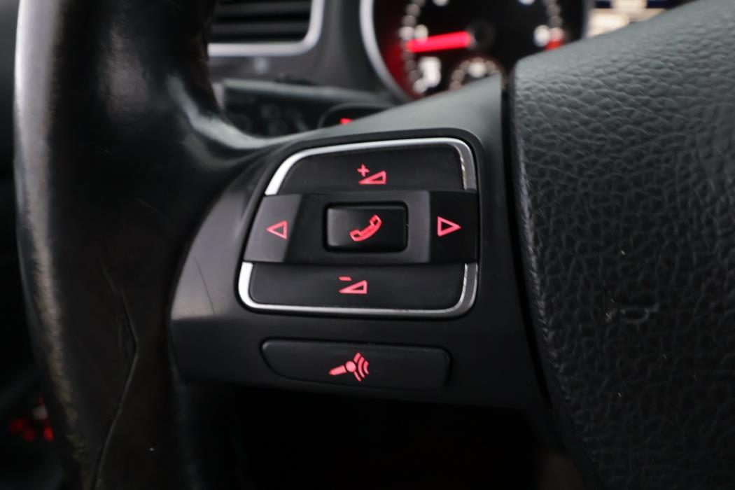 VOLKSWAGEN Golf 2013