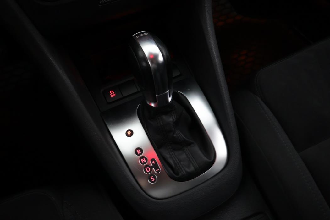 VOLKSWAGEN Golf 2013