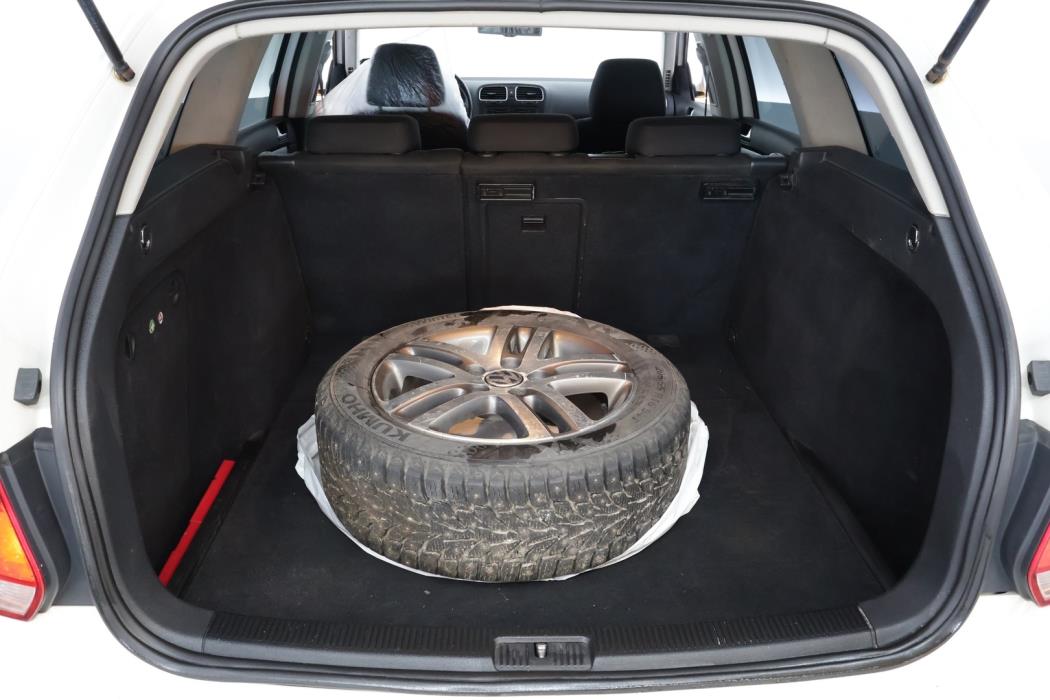 VOLKSWAGEN Golf 2013