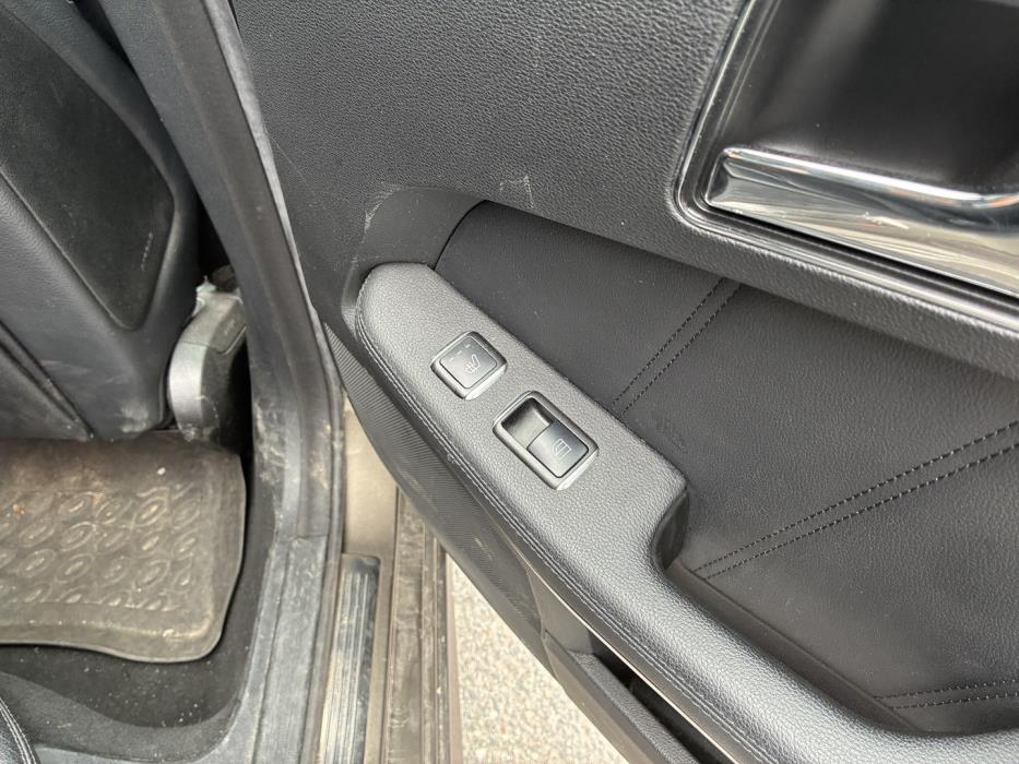 MERCEDES-BENZ E 2011