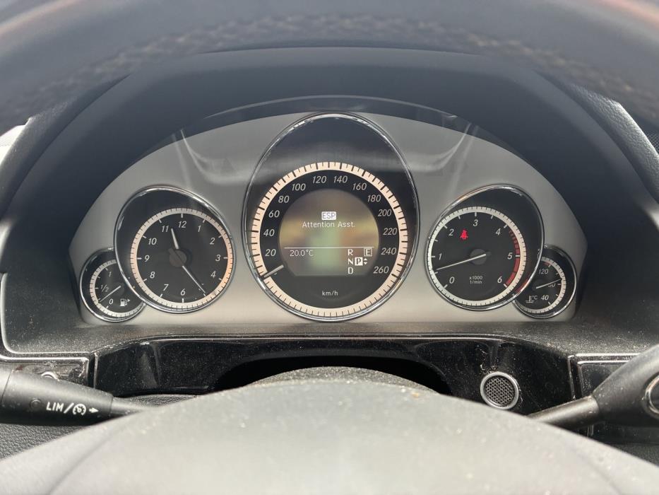 MERCEDES-BENZ E 2011