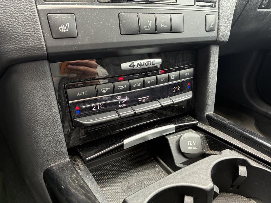 MERCEDES-BENZ E 2011