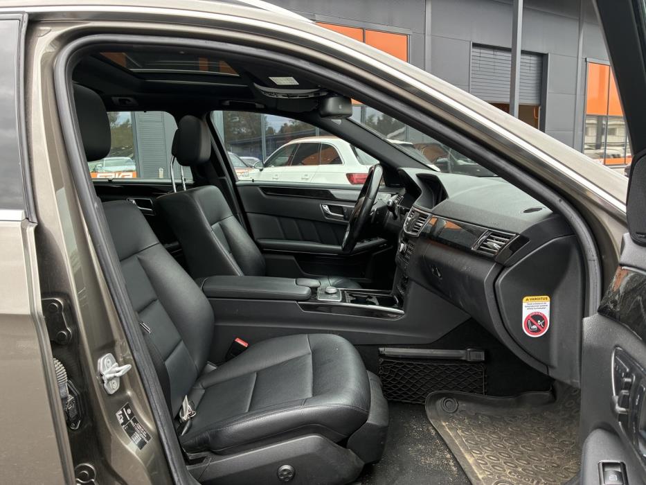 MERCEDES-BENZ E 2011