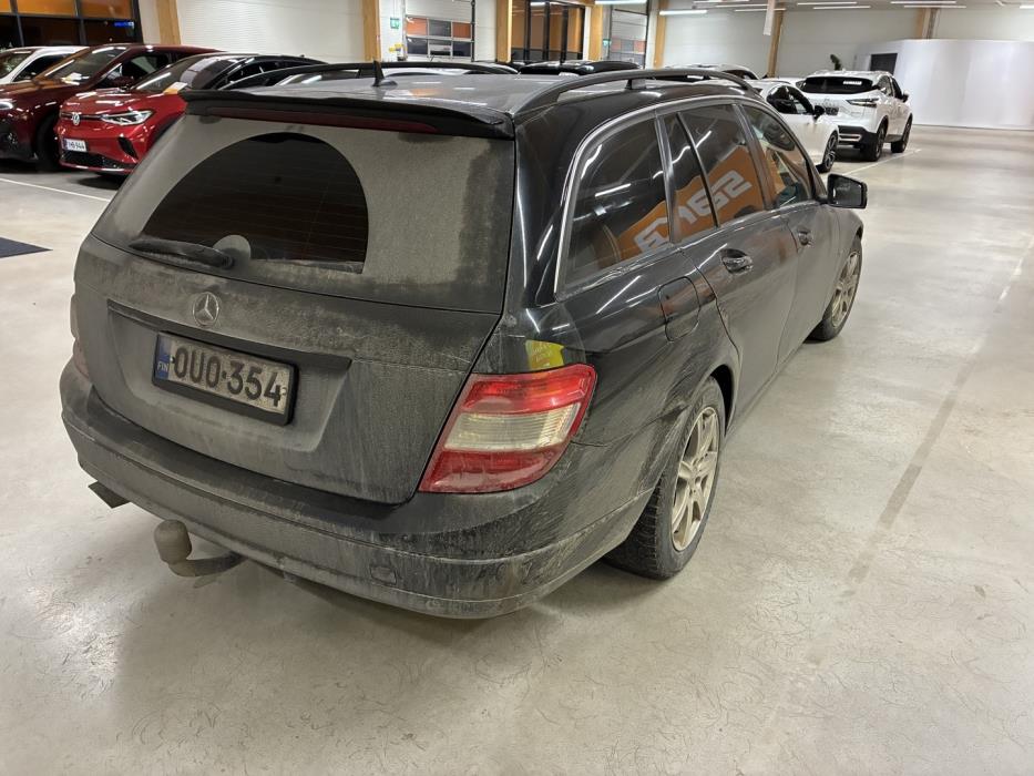 MERCEDES-BENZ C 2011