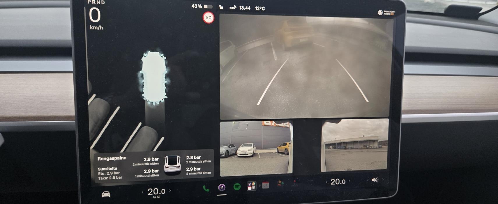 TESLA Model Y 2023