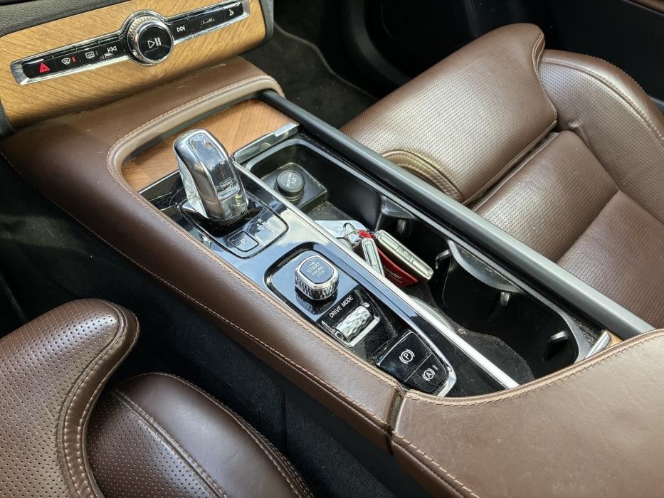 VOLVO XC90 2019