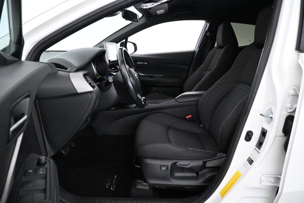 TOYOTA C-HR 2021