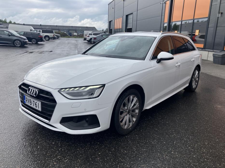 AUDI A4 2023