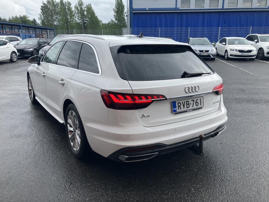 AUDI A4 2023