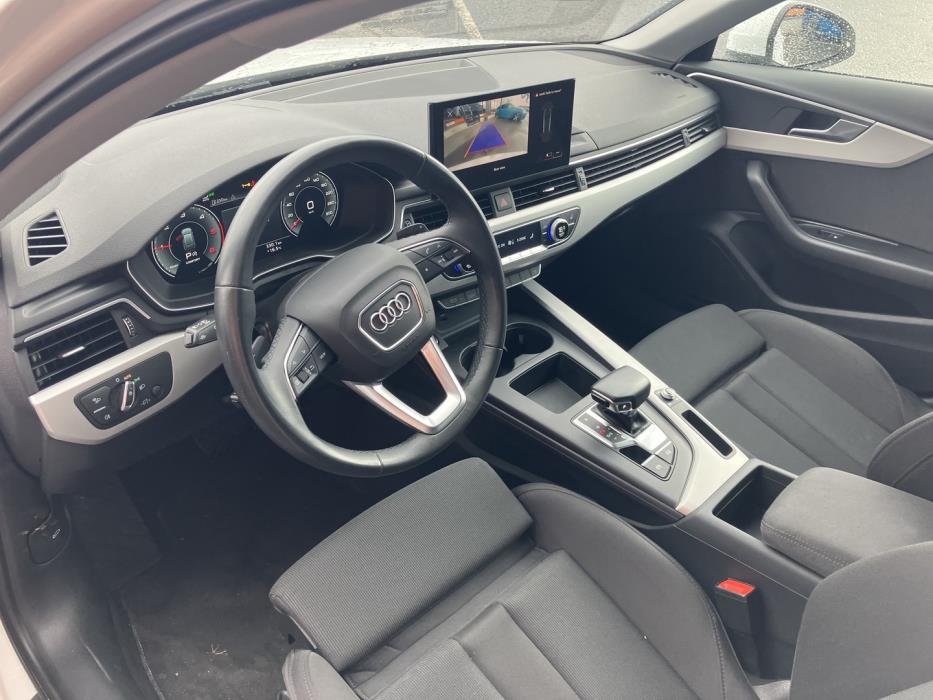 AUDI A4 2023