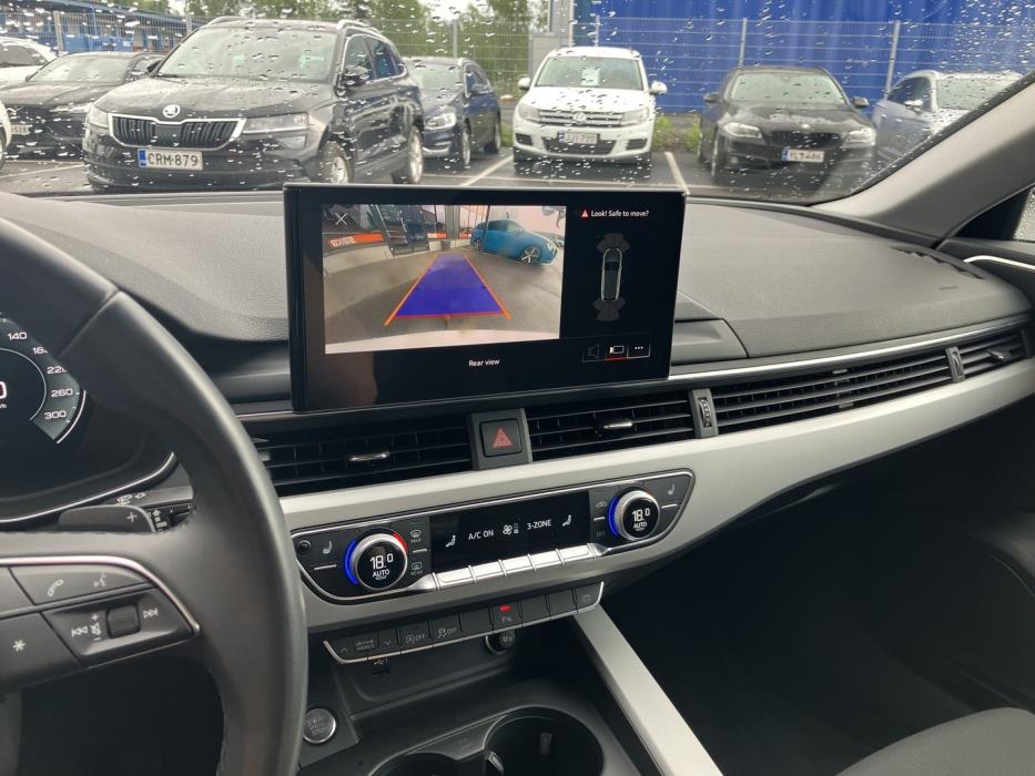 AUDI A4 2023