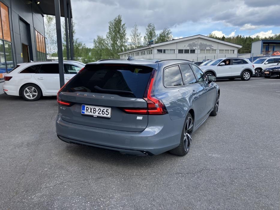 VOLVO V90 2020