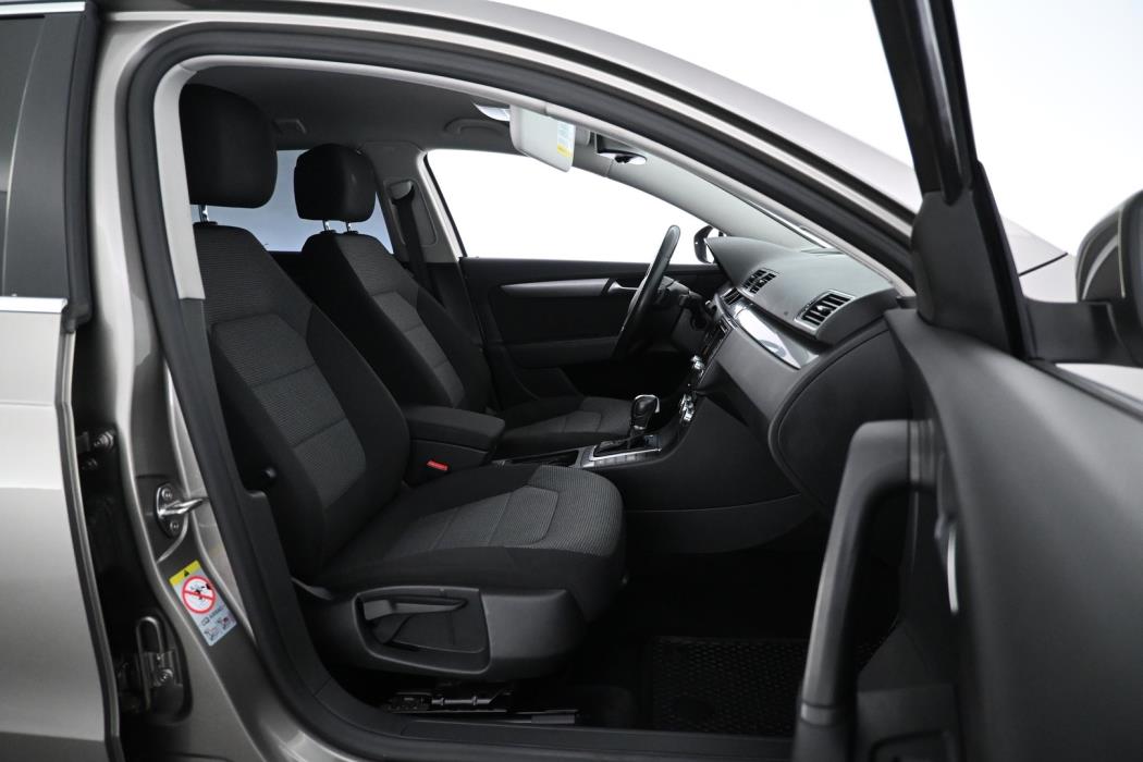 VOLKSWAGEN Passat 2013