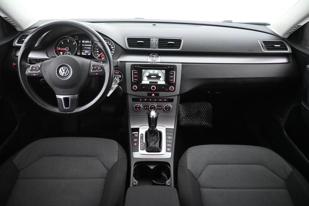 VOLKSWAGEN Passat 2013