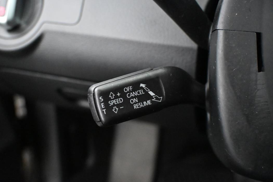 VOLKSWAGEN Passat 2013