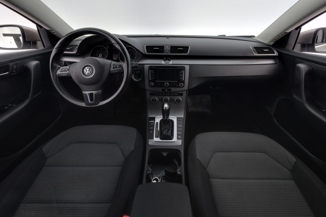 VOLKSWAGEN Passat 2013