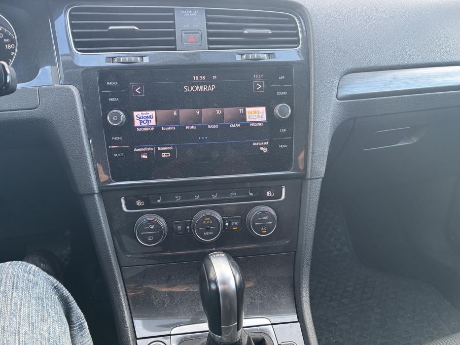 VOLKSWAGEN Golf 2018