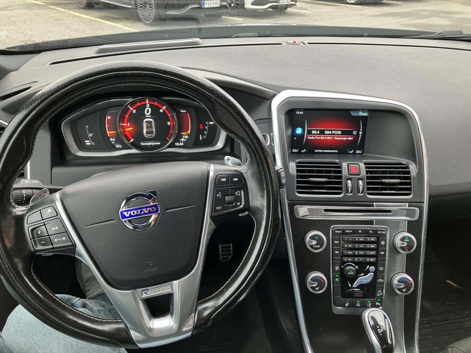 VOLVO XC60 2016