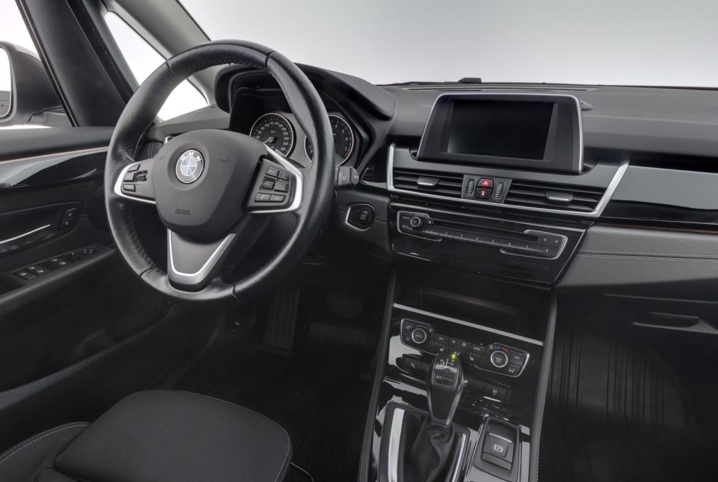 BMW 225 2016