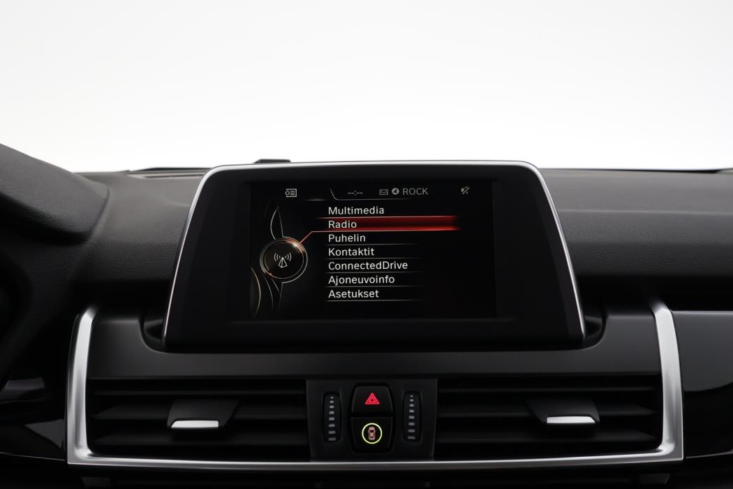 BMW 225 2016