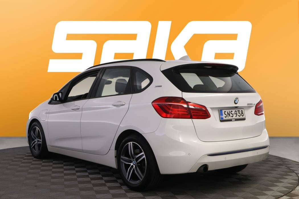 BMW 225 2016