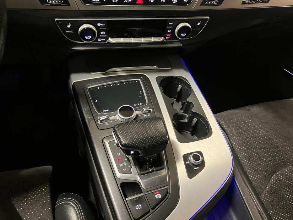 AUDI Q7 2018