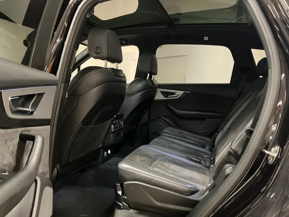 AUDI Q7 2018
