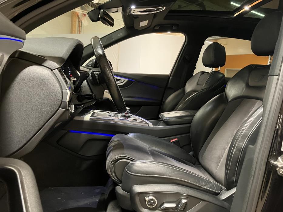 AUDI Q7 2018
