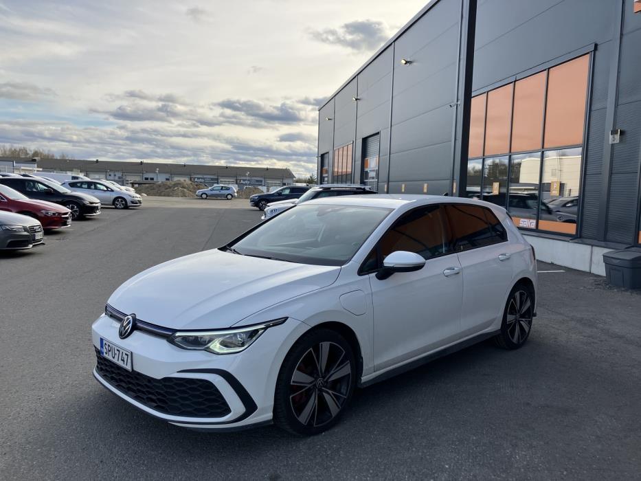VOLKSWAGEN Golf 2021