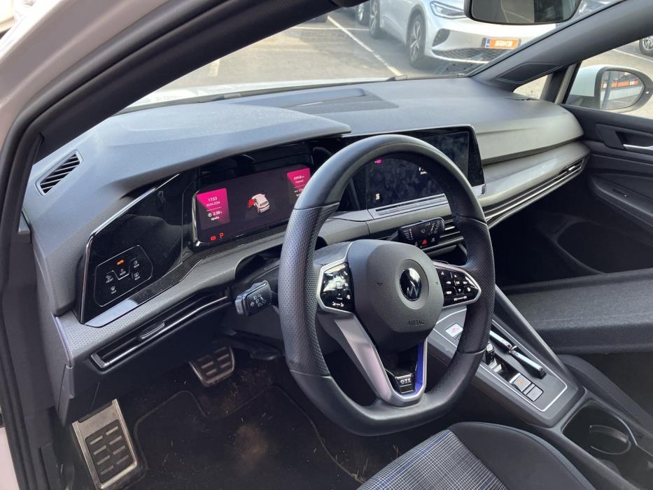 VOLKSWAGEN Golf 2021
