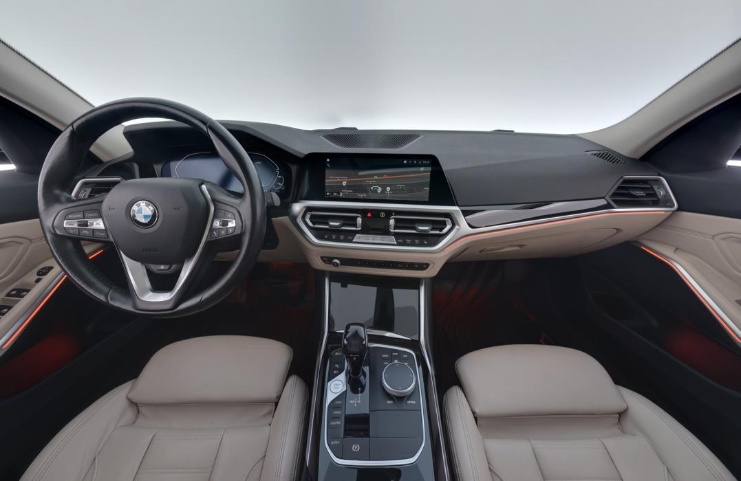 BMW 330 2021