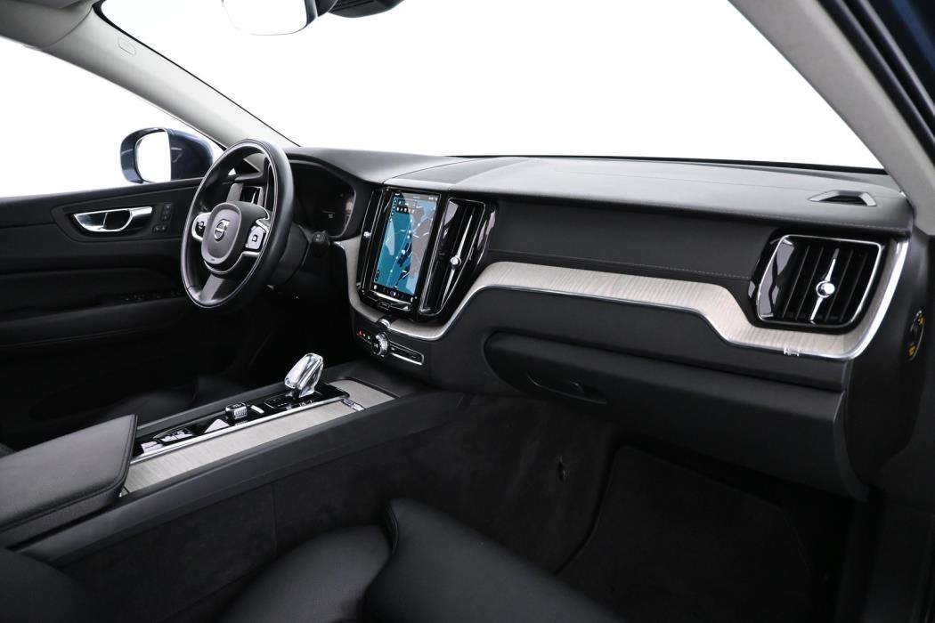 VOLVO XC60 2022