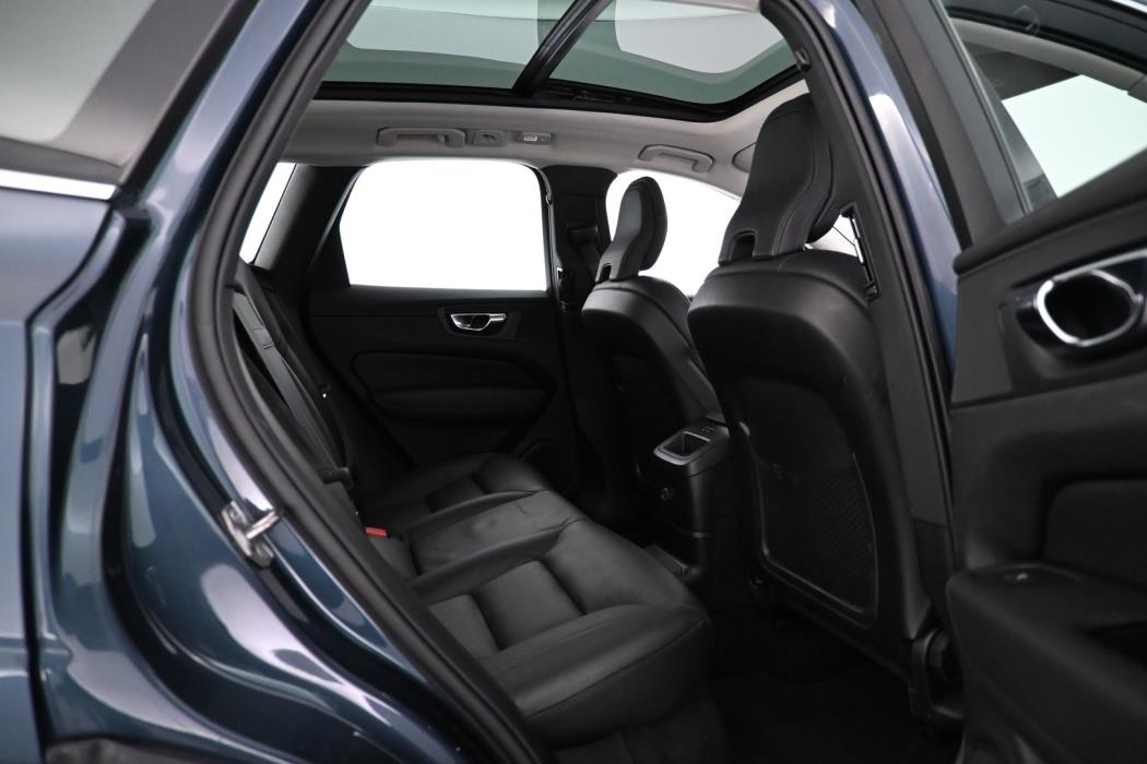 VOLVO XC60 2022