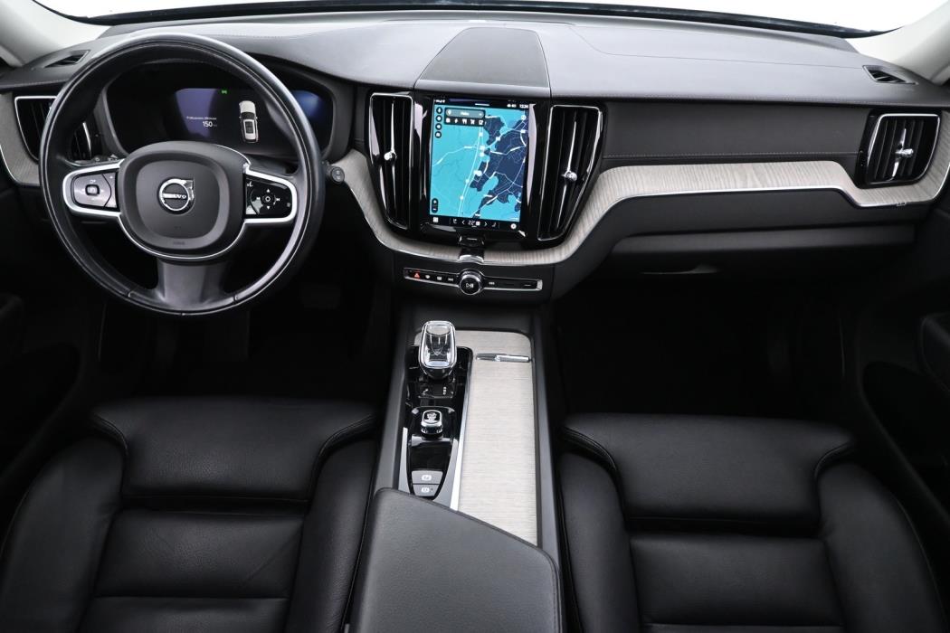 VOLVO XC60 2022