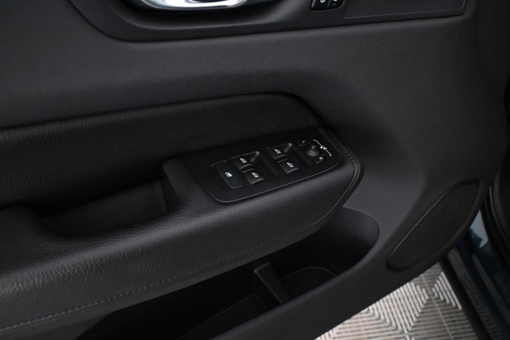 VOLVO XC60 2022
