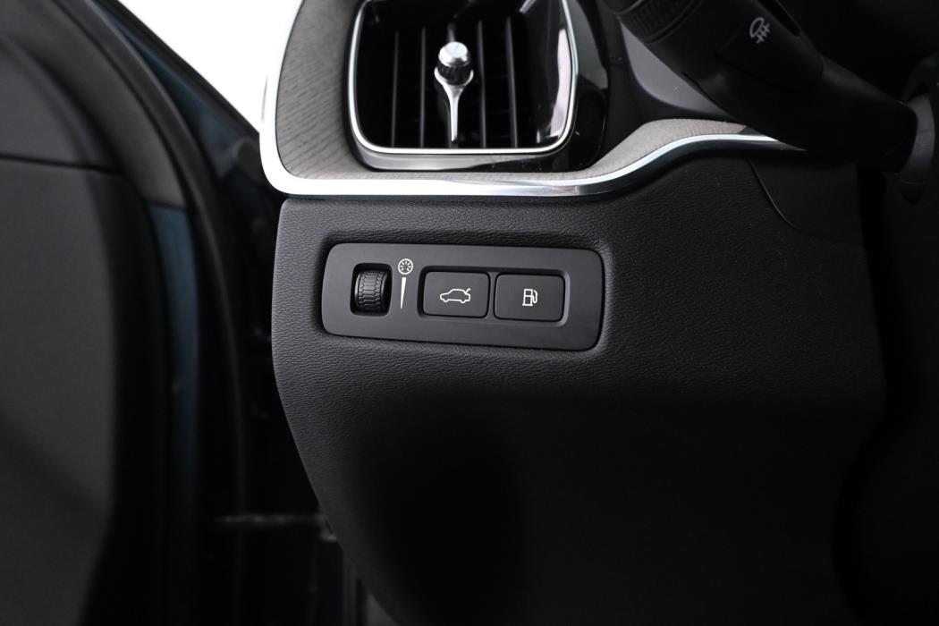 VOLVO XC60 2022