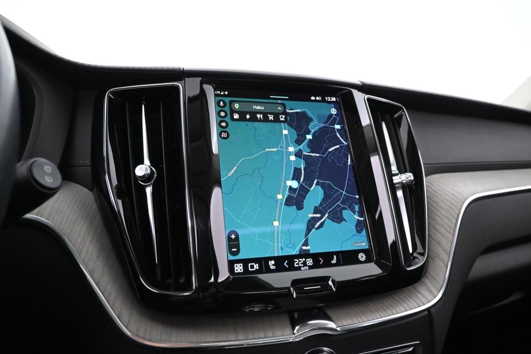 VOLVO XC60 2022