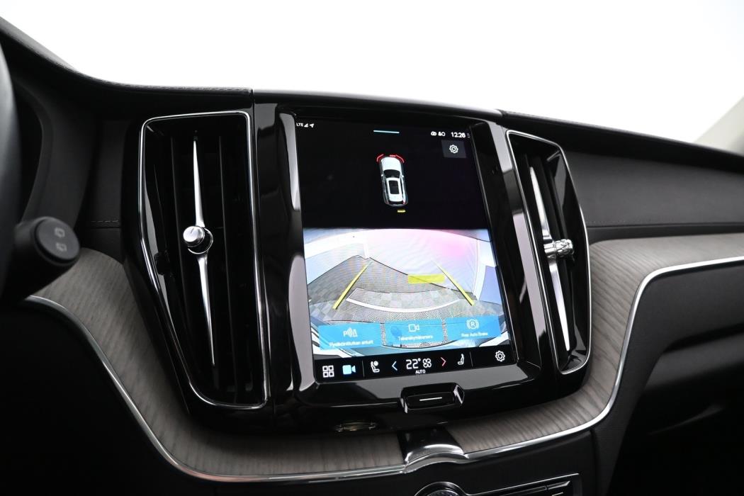 VOLVO XC60 2022
