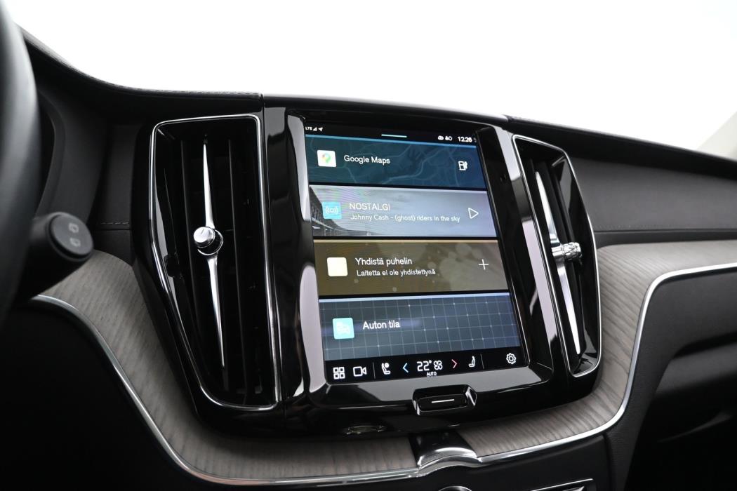 VOLVO XC60 2022